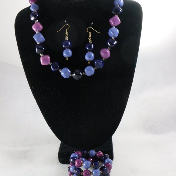 KAZURI Beads Cadeaux 18-inch Lavender Girl Necklace + Earrings + Bracelet Set